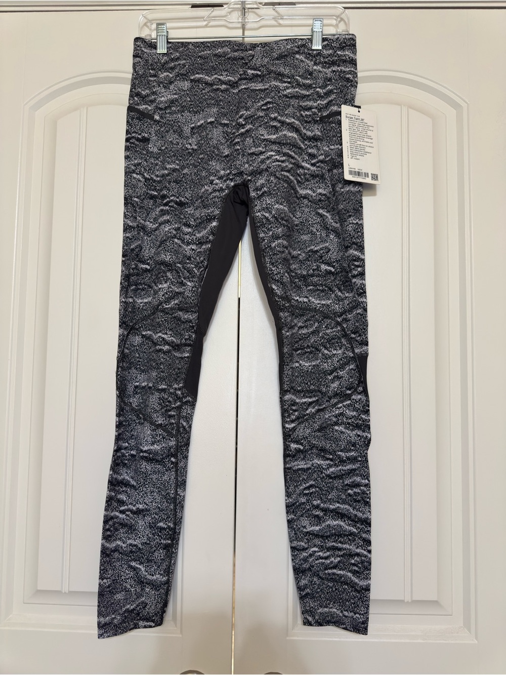 Lululemon Surge Tight 28" Size Large